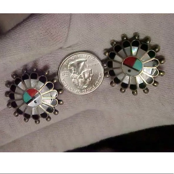 Vintage Zuni Mother of Pearl Sun Face Earrings - Picture 3 of 3